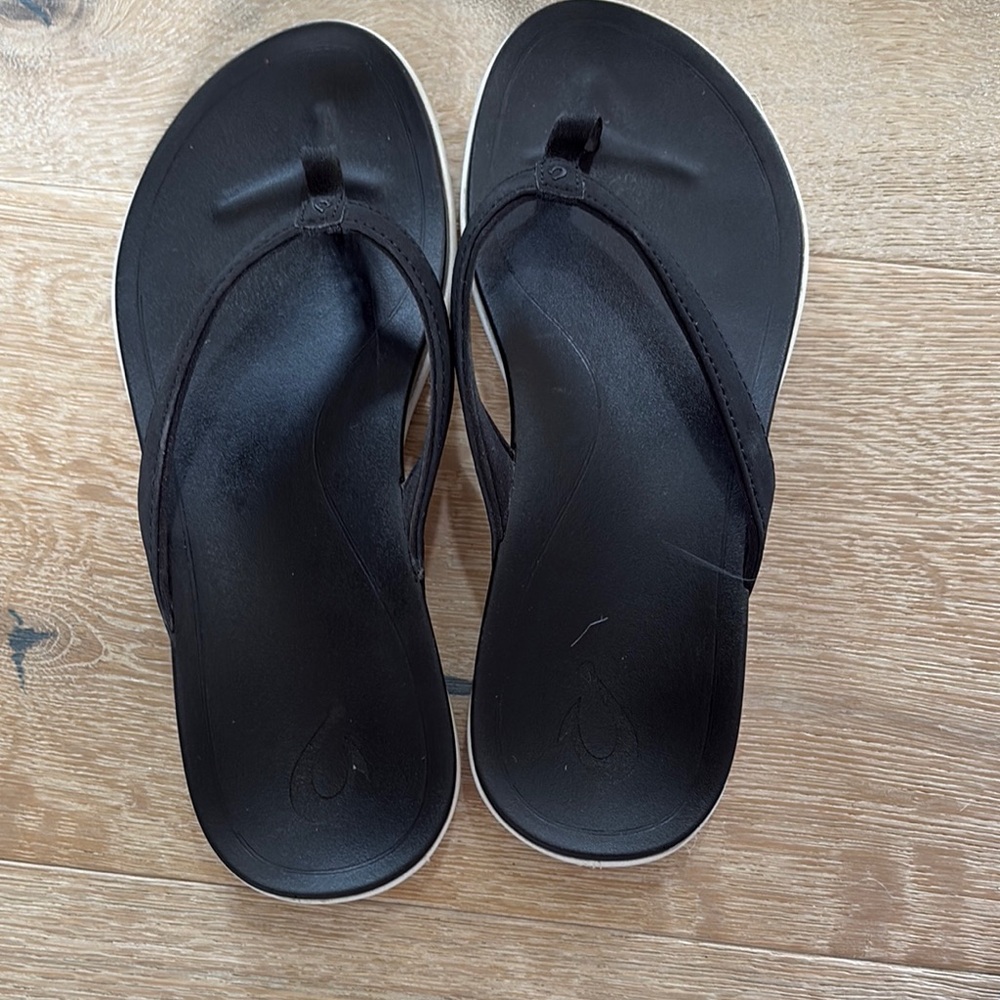 OluKai sandals